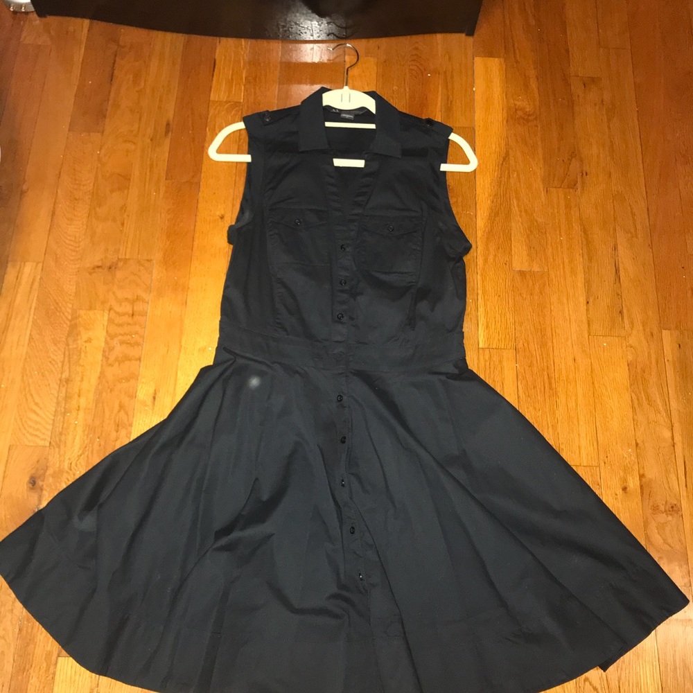 Women’s sleeveless shirt dress